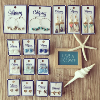 夏はキラキラを着けたくなる。　“１００円で暮らしは楽しくなる。“