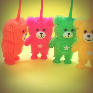 みてみて！ぼくたち踊れるんだよ。 ★ピカピカヨーヨー カラフルベア　“１００円で暮らしは楽しくなる。“