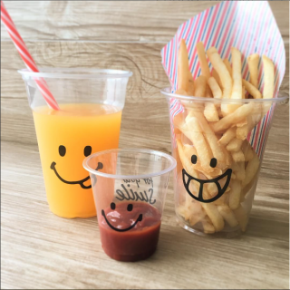 おやつの時間まだかなぁ…　★プリントプラカップ　“１００円で暮らしは楽しくなる。“