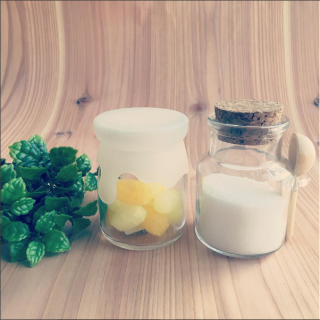 小瓶でつくるナチュラル空間　★シリコーンキャップボトル　★コルク栓ボトル　“１００円で暮らしは楽しくなる。“