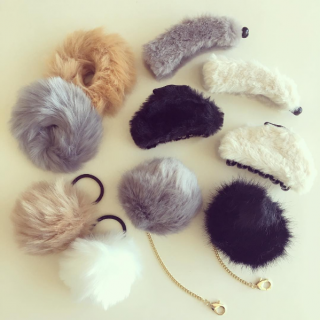 なでなでしたくなる、ふわふわさ♪　★フェイクファー、ポニー、シュシュ　“１００円で暮らしは楽しくなる。“