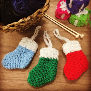 今年のクリスマスは手作りオーナメントに🎄。　christmas❤編みもの　“１００円で暮らしは楽しくなる。“