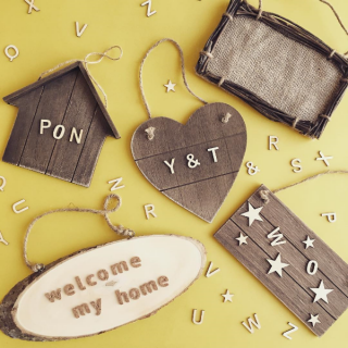 簡単にあなただけのオリジナルボード。　#カントリーフレーム#ナチュラルインテリアボード　“１００円で暮らしは楽しくなる。“