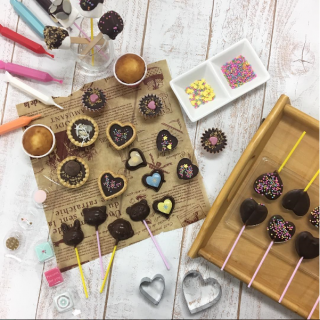 ついつい味見したくなる♪　#ハートロリポップ型 チョコモールド　“１００円で暮らしは楽しくなる。“