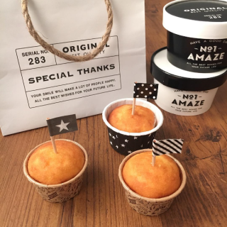 今年はクラシック&クールに。　#ラッピング #モノトーン #スター　“１００円で暮らしは楽しくなる。“