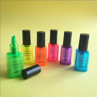 ついつい、全色揃えたくなっちゃう。　#マニキュアみたいな蛍光マーカー　“１００円で暮らしは楽しくなる。“