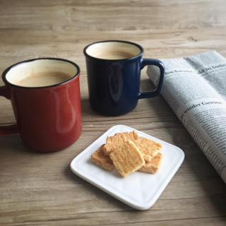 淹れたてのコーヒーで、ゆっくり過ごす休日の朝。　#マグカップ #コースター #プレート　“１００円で暮らしは楽しくなる。“