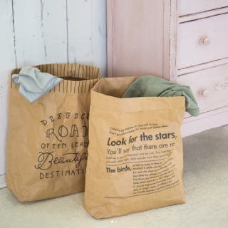 お部屋に馴染むクラフトタイプの見せる収納。　#ストックバッグ #クラフトバッグ #収納 #インテリア #紙袋 #ペーパーバッグ 　“１００円で暮らしは楽しくなる。“