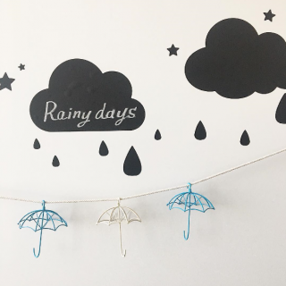 じめじめな季節も模様替えで気分すっきり！　#シルエット #モノトーン #雲 #くも #雨 #インテリア　“１００円で暮らしは楽しくなる。“