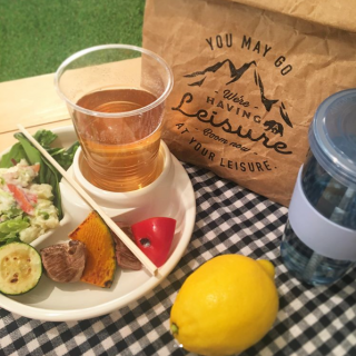 カラフルにデコれば、いつもよりハッピーなBBQ！　#紙袋風ランチバッグ　“１００円で暮らしは楽しくなる。“