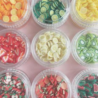 お手元に美味しそうなフルーツはいかが？　#100均 #雑貨 #果物 #ネイルアートk　“１００円で暮らしは楽しくなる。“