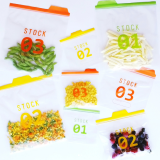 しっかり保存、かわいく整頓。　#100均 #雑貨#フリーザーバッグ #インデックス #整理整頓 #かわいい #収納　“１００円で暮らしは楽しくなる。“