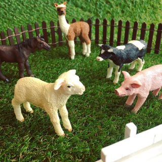わたしだけの小さな牧場（ミニチュアアニマル）。　#キャンドゥ #cando #100均 #雑貨 #インテリア #牧場 #farm #ミニチュア #アニマル　“１００円で暮らしは楽しくなる。“