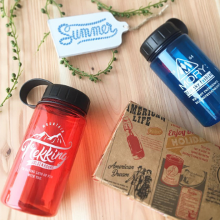 ドリンクとサンドイッチをお供に、週末はドライブなんてどう？　#ドリンクボトル #ランチボックス #サンドイッチ #ランチ #レジャー #summer　“１００円で暮らしは楽しくなる。“