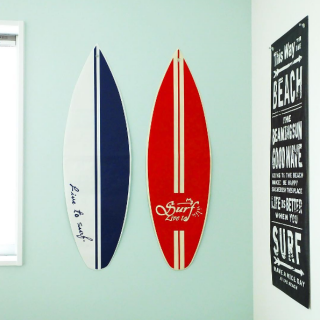 飾るだけで、お部屋のイメチェンできました。　#100均 #雑貨 #タペストリー #インテリア #ウォールデコ #サーフボード　“１００円で暮らしは楽しくなる。“