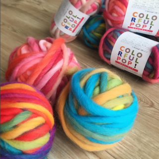 カラフル毛糸でなに作ろうかな？　#毛糸 #ヤーン #編み物 #手芸 #ハンドメイド #カラフル #レインボー　“１００円で暮らしは楽しくなる。“