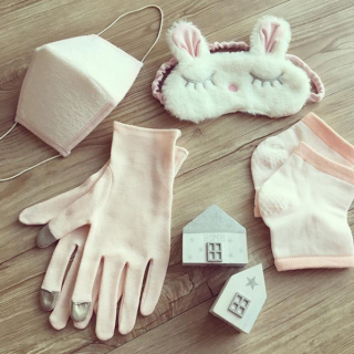 気になる乾燥も可愛くケア。　 #100均 #雑貨 #乾燥肌 #乾燥 #乾燥対策 #ピンク #うさぎ #アイマスク　“１００円で暮らしは楽しくなる。“