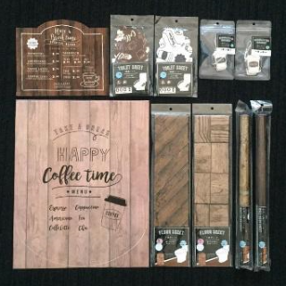 トイレのインテリア　CAFÉ　お部屋だけでなく、トイレのインテリアも楽しみませんか？　“１００円で暮らしは楽しくなる。“