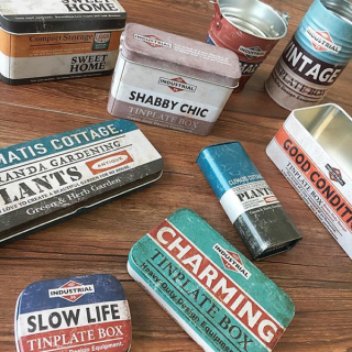 置いておくだけでも雰囲気のでる、レトロなブリキ缶。　#100均 #100円ショップ #雑貨#インテリア #小物入れ #レトロ #アメリカン #ブリキ缶　“１００円で暮らしは楽しくなる。“