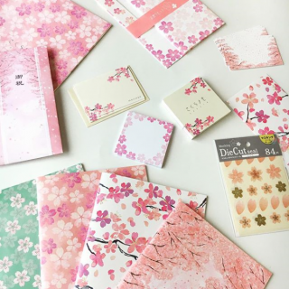春が待ち遠しくなる、さくら柄のお便り。　#100均 #100円ショップ #雑貨 #桜 #お手紙 #春 #spring　“１００円で暮らしは楽しくなる。“