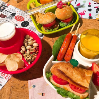 GWのキャンプ飯はアメリカンスタイルで。　#100均 #100円ショップ #雑貨 #bbq #GW #バーベキュー #キャンプ #おしゃピク #おしゃキャン #ハンバーガー #アメリカン #キャンプ飯　 “１００円で暮らしは楽しくなる。“