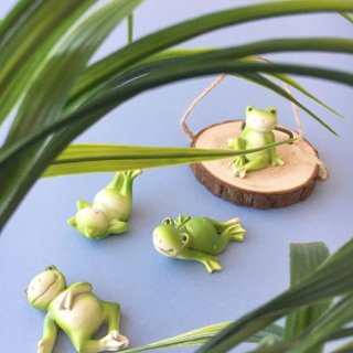 ぼくらのすみかへようこそケロ〜♪　#100均 #100円ショップ #雑貨 #インテリア #置物 #カエル #かえる #蛙 #frog　“１００円で暮らしは楽しくなる。“