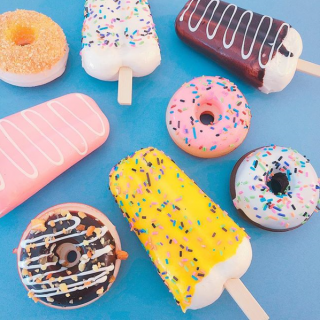 暑い夏でも溶けないスイーツはいかが？　 #100均 #100円ショップ #雑貨 #スイーツ #お菓子 #マグネット　“１００円で暮らしは楽しくなる。“