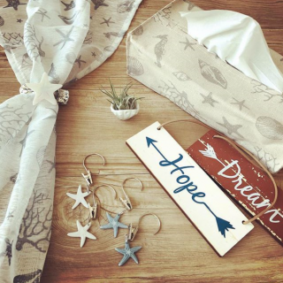 シェルとヒトデモチーフでリラックス空間に。　#100均 #100円ショップ #雑貨 #シェル #ヒトデ #サンゴ #マリン #ビーチインテリア #リラックス　“１００円で暮らしは楽しくなる。“