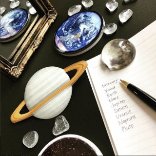 はじめようか、天体観測。　#100均 #100円ショップ #雑貨 #天体 #インテリア #プラネット#コスモ #天体観測　“１００円で暮らしは楽しくなる。“