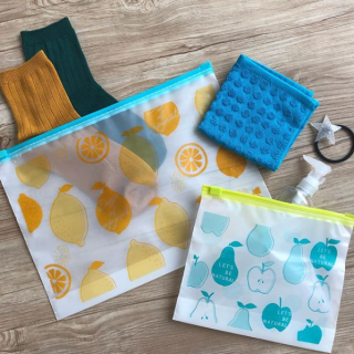 鞄の中の迷子防止にいかが？ 　#100均 #100円ショップ #雑貨 #旅行 #トラベルグッズ #小物収納 #スライダーパック #レモン #洋ナシ　“１００円で暮らしは楽しくなる。“