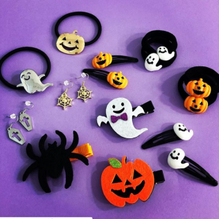 仮装の仕上げ どれにする？ 　#100均 #100円ショップ#雑貨 #Halloween #ハロウィン #おばけ #パンプキン #trickortreat #ヘアアクセ #ピアス #ポニー#クリップ #蜘蛛 #spider #仮装グッズ　“１００円で暮らしは楽しくなる。“  
