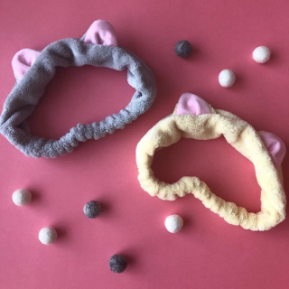 あなたはどっちのにゃんこになりたい？　#100均 #100円ショップ #雑貨 #猫 #猫耳 #cat #お風呂 #洗顔 #動物モチーフ　“１００円で暮らしは楽しくなる。“