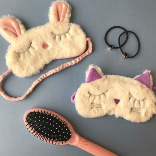 ふわふわで気持ちいい肌触り。 　#100均 #100円ショップ #雑貨 #ふわふわ #ルームウェア #猫 #ねこ #ネコ#紫 #ウサギ #兎 #うさぎ #ピンク　“１００円で暮らしは楽しくなる。“ 