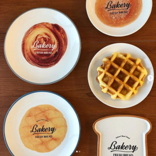 おしゃれでかわいいパンモチーフ。　#100均 #100円ショップ #雑貨 #bread #パン #食べ物モチーフ #ベーカリー #食器 #行楽 #クロワッサン #メロンパン #食パン　“１００円で暮らしは楽しくなる。“