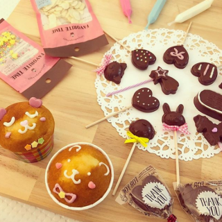 もうすぐ…♡！ 　今年はなにを作ろうかなー？　#100均 #100円ショップ#雑貨 #バレンタイン #手作りチョコ#valentineday　“１００円で暮らしは楽しくなる。“ 