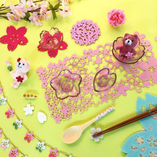 桜が待ち遠しい時期になってきましたね。 　#100均 #100円ショップ #雑貨  #桜 #さくら #サクラ #春 #花 #ピンク #インテリア #磁石 #magnet #ガラス #箸置き #小皿 #豆皿 #コースター #フェルト　“１００円で暮らしは楽しくなる。“