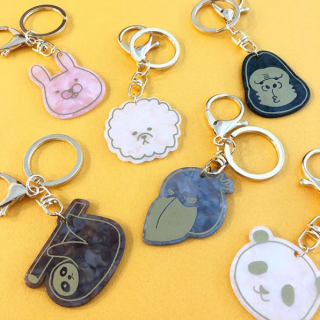 じわじわくる、ゆるーい顔したどうぶつたち。　#100均 #100円ショップ #雑貨 #animal #キーホルダー #どうぶつ #アニマル #ナマケモノ #ハシビロコウ #パンダ #ゴリラ #うさぎ #ビジョンフリーゼ　“１００円で暮らしは楽しくなる。“