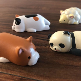 ぐで～。今日はおやすみしちゃおうかな。 　#100均 #100円ショップ #雑貨 #マスコット #癒し #かわいい #どうぶつ #庭 #観葉植物 #寄せ植え #ガーデニング　“１００円で暮らしは楽しくなる。“