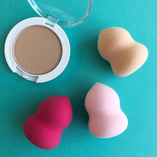 ふっくらふわふわ、見た目もかわいいスポンジパフ　#100均 #100円ショップ #雑貨 #mycando  #メイク #パフ #コスメ　“１００円で暮らしは楽しくなる。“