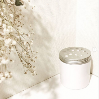 目立たせたくないものは、ホワイト化してみては。　#100均 #100円ショップ #雑貨 #mycando #消臭ビーズ #モノトーン #シンプル #ホワイト#ドライフラワー　“１００円で暮らしは楽しくなる。“