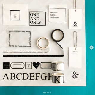 モノトーンインテリアと収納テクニック満載の人気ブログ『love HOME』のMariさん @lovehome_5 とのコラボ第3弾が決定しました！ 今回は前半と後半2回に分けての販売となります。　“１００円で暮らしは楽しくなる。“