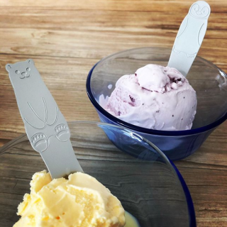 体温でアイスがほどよくとける可愛いスプーン。　#100均 #100円ショップ #雑貨 #mycando #アイスクリーム #アイス #アイスクリームスプーン　“１００円で暮らしは楽しくなる。“