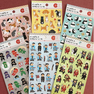 こころくすぐられるモチーフたち。どれにしようかな。 　#100均 #100円ショップ #雑貨 #mycando #JAPAN #にっぽん #シール #かわいい #日本のお土産 #和紙素材 #歴史　“１００円で暮らしは楽しくなる。“