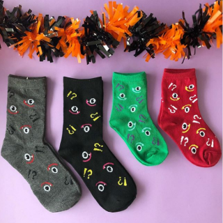 キョロキョロおめめがいっぱい！？　#100均 #100円ショップ #雑貨 #mycando #靴下 #ソックス #モンスター #お揃いコーデ #リンクコーデ #親子 #ハロウィン #Halloween #ハロウィン　“１００円で暮らしは楽しくなる。“