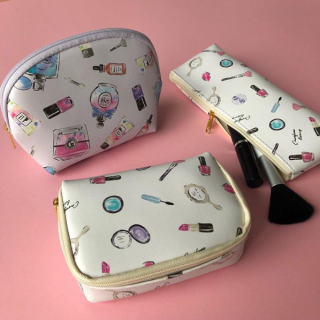 使いやすさも抜群☆彡 　#100均 #100円ショップ #雑貨 #mycando #ポーチ #合成皮革　“１００円で暮らしは楽しくなる。“