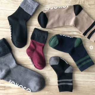 みんなでお揃いを楽しもう♪　#100均 #100円ショップ #雑貨 #mycando #靴下 #ソックス #socks #おそろい #リンクコーデ #滑り止め #足底 #秋冬　“１００円で暮らしは楽しくなる。“