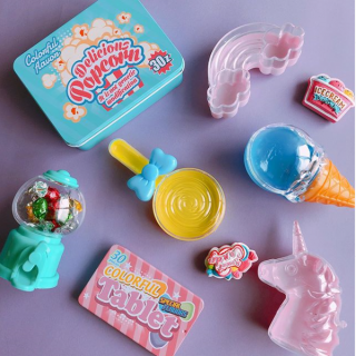 見ているだけでココロおどるポップなケースたち。何をいれようかな。　#100均 #100円ショップ #雑貨 #mycando #ゆめかわ #ケース #プラケース #ポップ #インテリア #小物入れ　“１００円で暮らしは楽しくなる。“