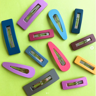 上品なマット素材。普段使いにピッタリ。 　#100均 #100円ショップ #雑貨 #mycando #マットカラー #スリーピン #マット #シンプル　“１００円で暮らしは楽しくなる。“