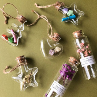 ナチュラルなモチーフがころんと入ったガラスボトル　#100均 #100円ショップ #雑貨 #mycando #インテリア　“１００円で暮らしは楽しくなる。“