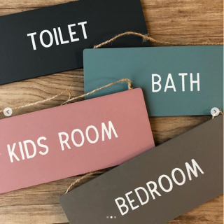 表裏使えるシンプルなルームプレートで、ドアをおしゃれに。　#100均 #100円ショップ #雑貨 #mycando #サインパネル #ルーム #プレート #インテリア　“１００円で暮らしは楽しくなる。“